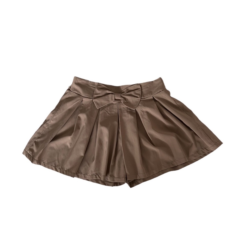 QED London Bow Front Pleated Shorts